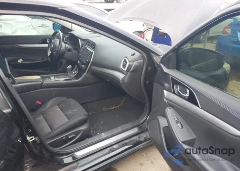 2016 Nissan Maxima 3.5 Platinum/3.5 S/3.5 Sl/3.5 Sr/3.5 Sv z USA, uszkodzony, nr VIN 1N4AA6AP3GC433052